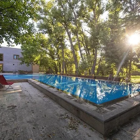 Sunolus Vineyard House Hotel 5*