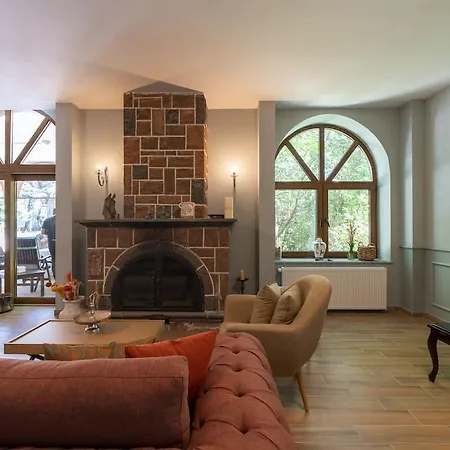 Sunolus Vineyard House 5*