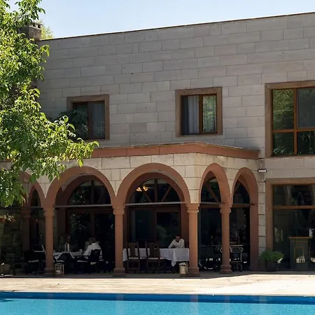 Sunolus Vineyard House Hotel 5*